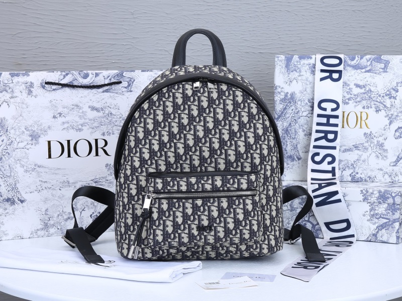 Dior's "Hit the Road" Backpack: A Blend of Luxury, Functionality, and Style